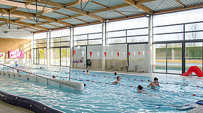 Saint-Aubin-le-Cloud piscine communautaire, bassin intérieur chauffé